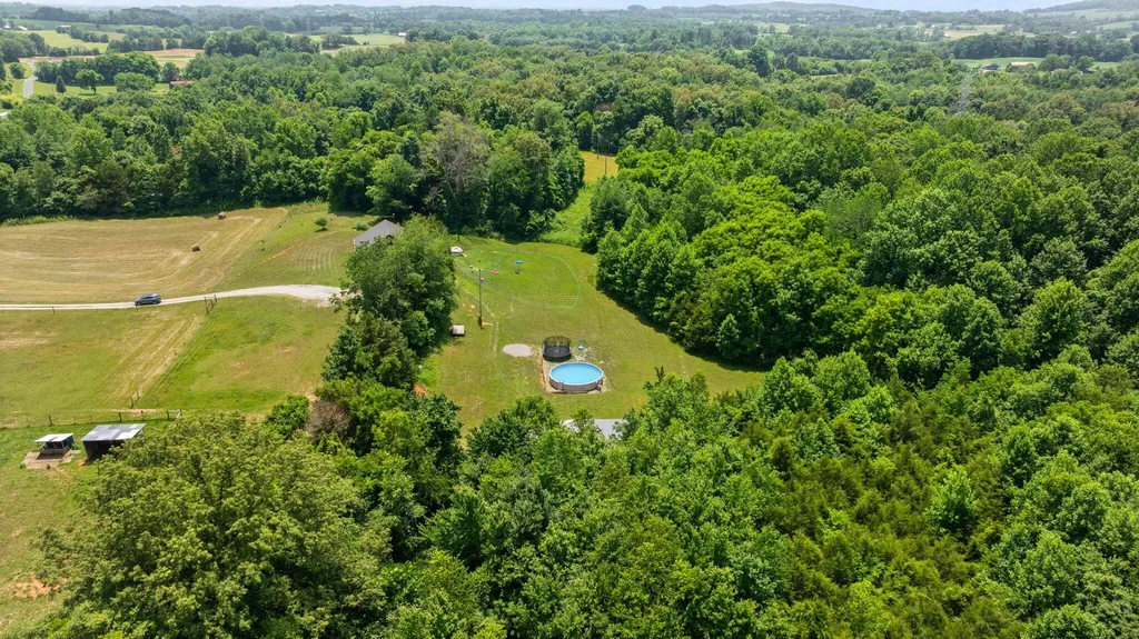 1717 Halltown Road Canmer KY 42722