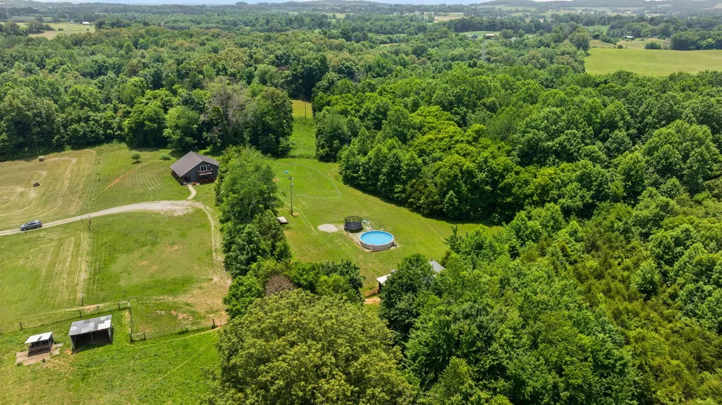 1717 Halltown Road Canmer KY 42722