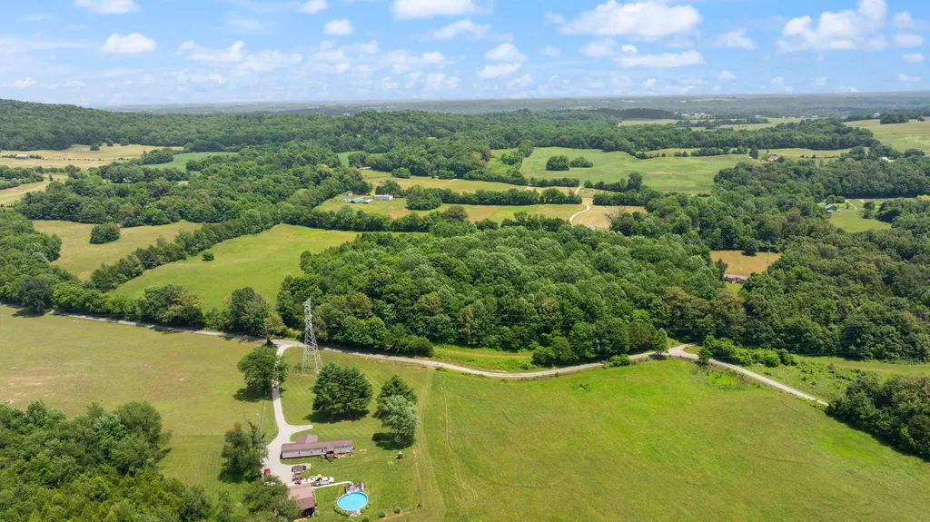 1717 Halltown Road Canmer KY 42722