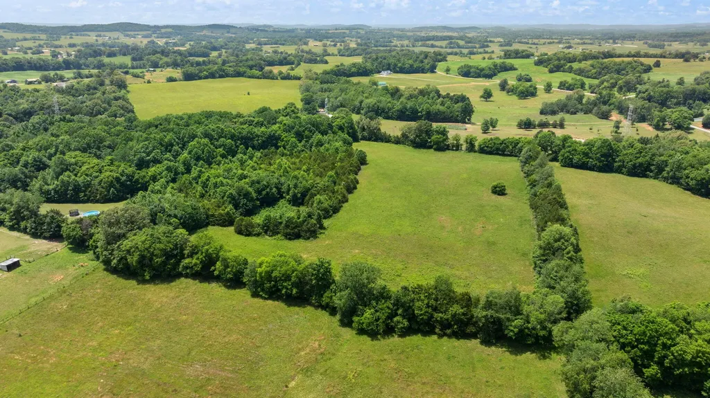 1717 Halltown Road Canmer KY 42722