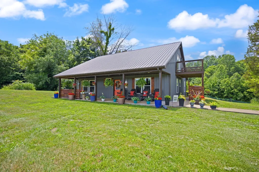 1717 Halltown Road Canmer KY 42722