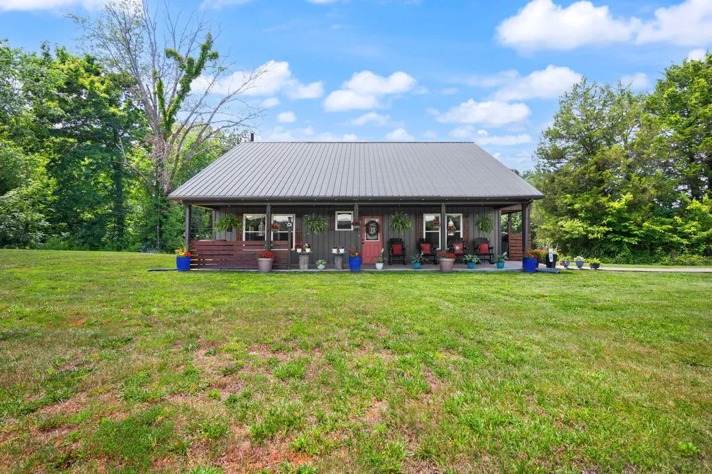 1717 Halltown Road Canmer KY 42722