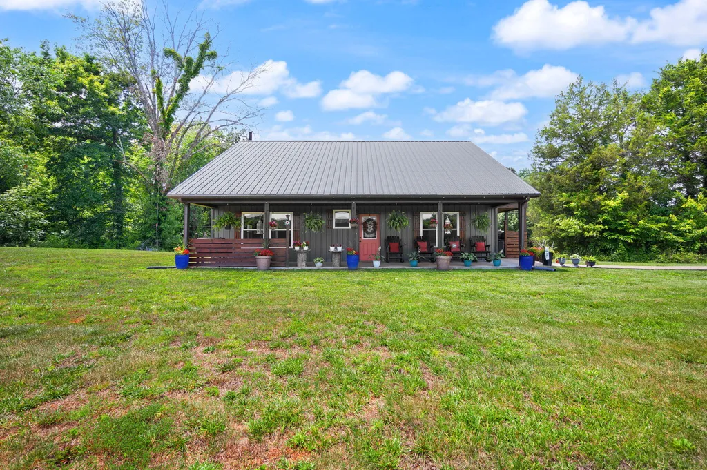 1717 Halltown Road Canmer KY 42722