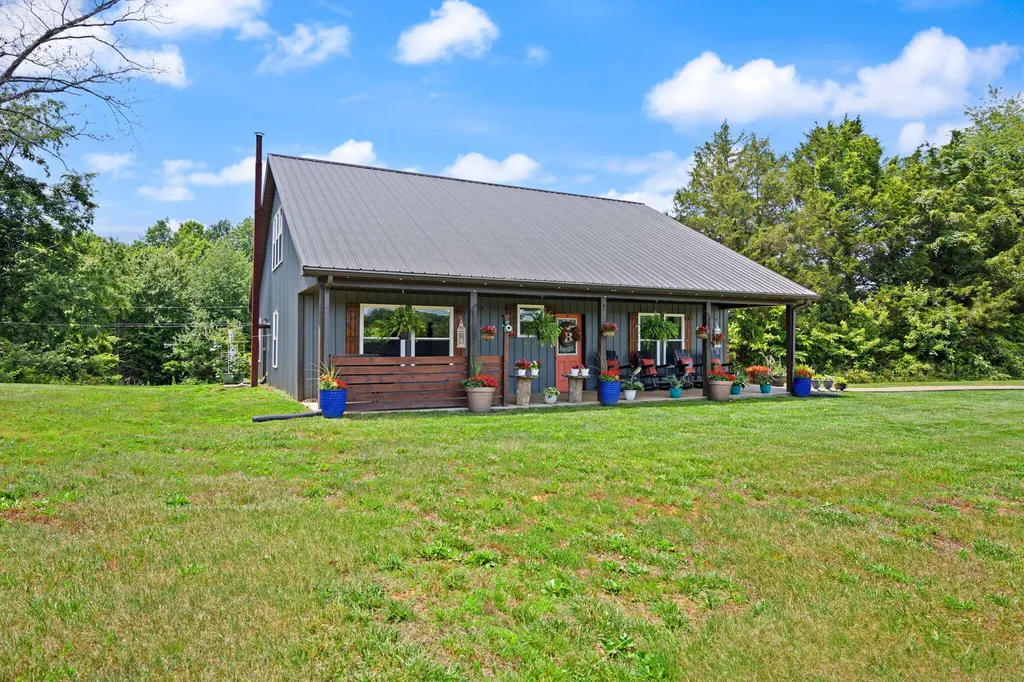 1717 Halltown Road Canmer KY 42722
