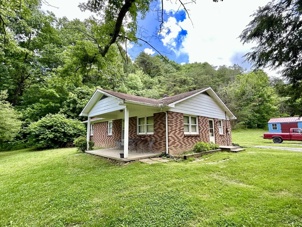 269 Strawberry Road Monticello KY 42633