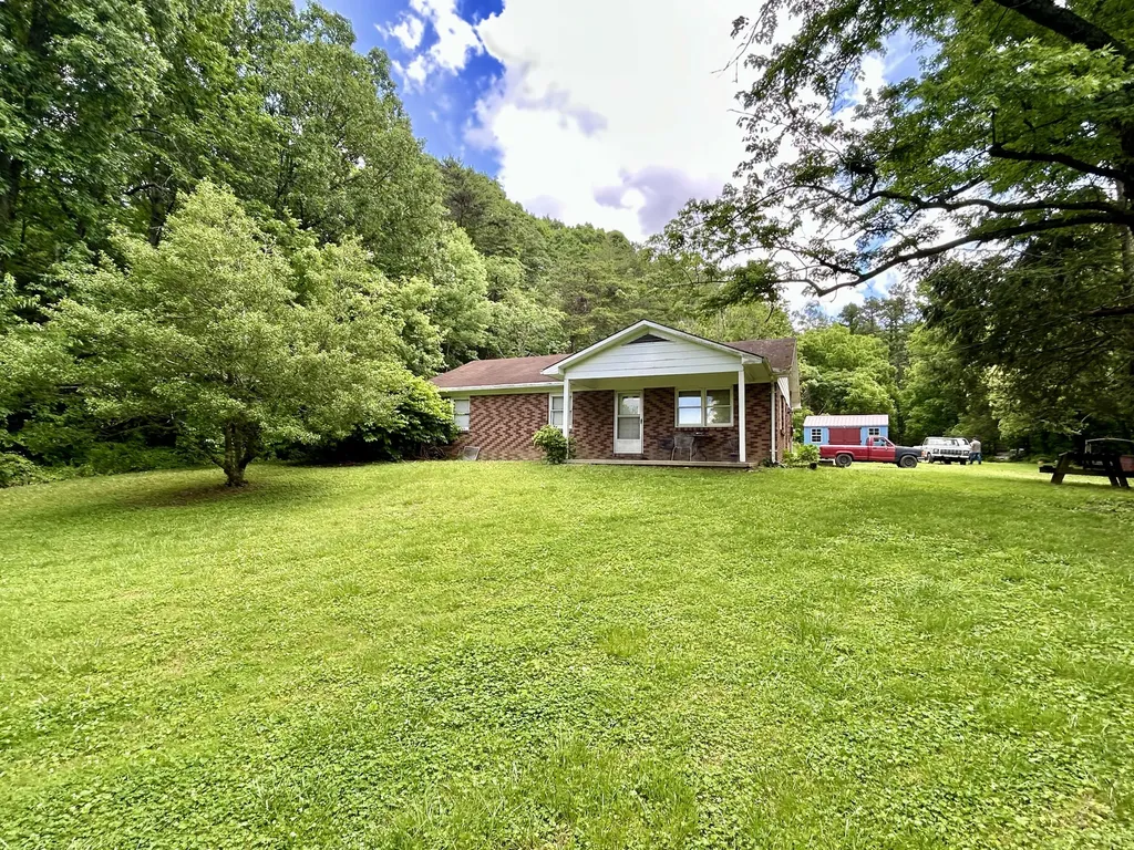 269 Strawberry Road Monticello KY 42633