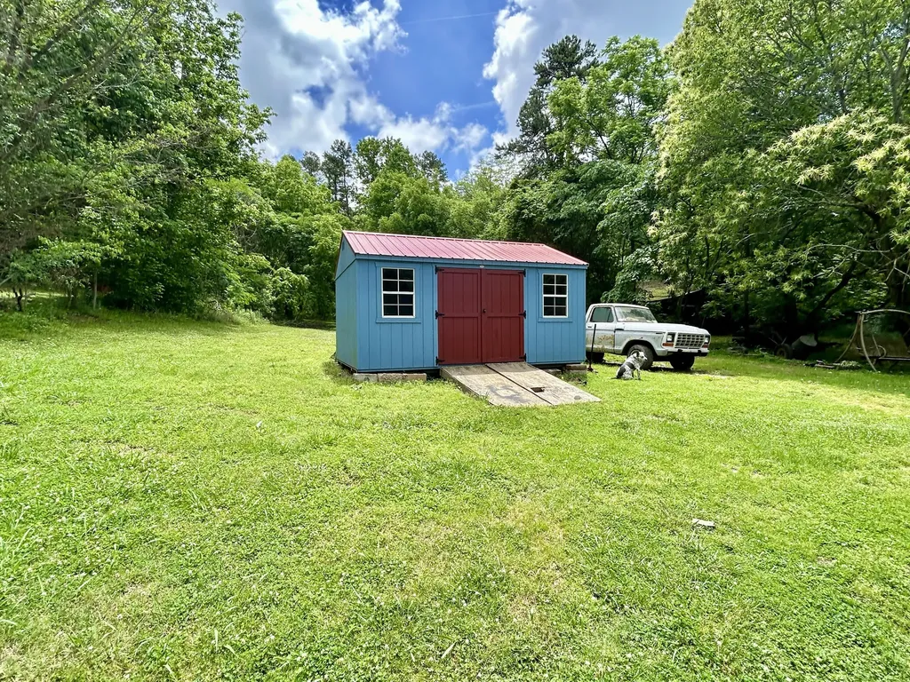 269 Strawberry Road Monticello KY 42633