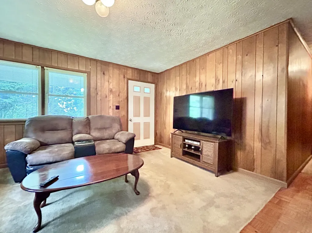 269 Strawberry Road Monticello KY 42633