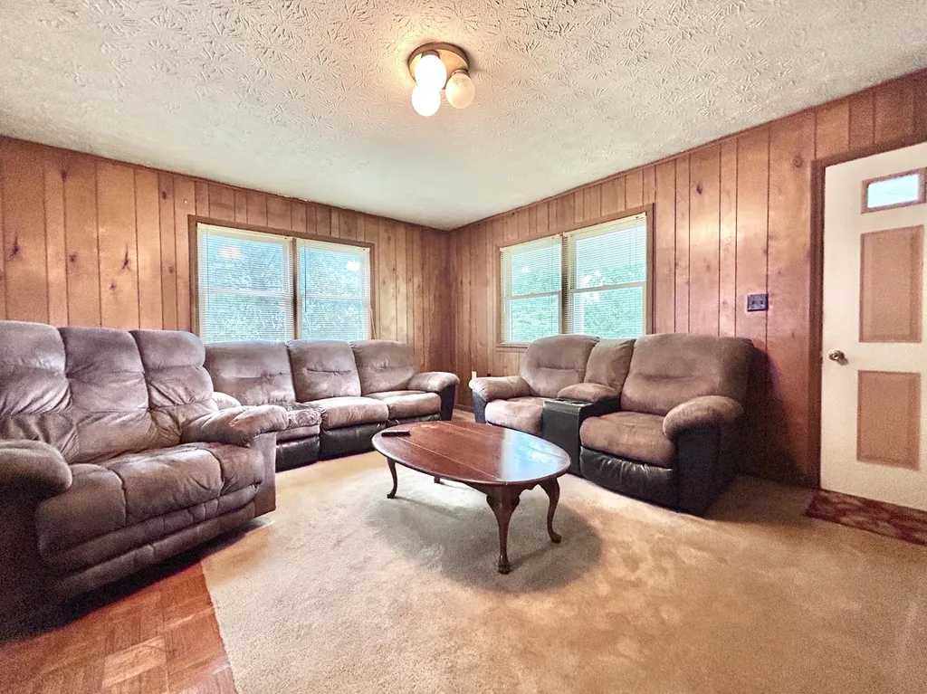 269 Strawberry Road Monticello KY 42633