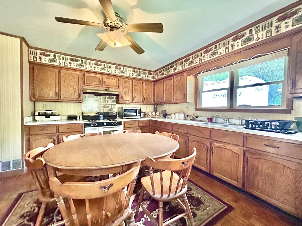 269 Strawberry Road Monticello KY 42633
