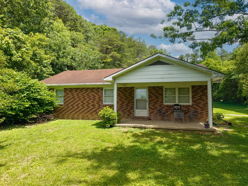 269 Strawberry Road Monticello KY 42633