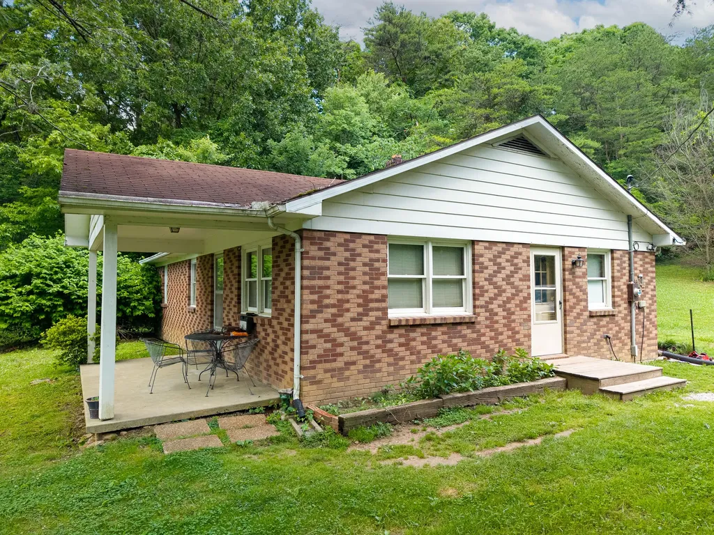 269 Strawberry Road Monticello KY 42633