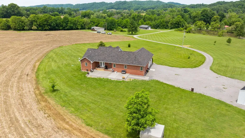 176 Wetland Drive Jamestown KY 42629