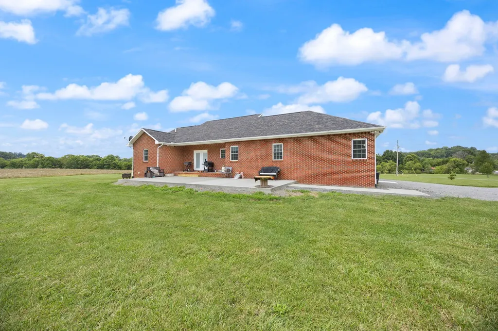 176 Wetland Drive Jamestown KY 42629