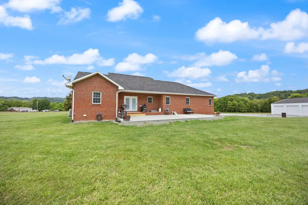 176 Wetland Drive Jamestown KY 42629