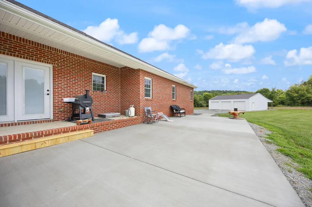 176 Wetland Drive Jamestown KY 42629