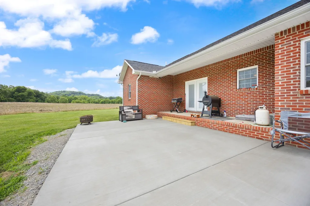 176 Wetland Drive Jamestown KY 42629