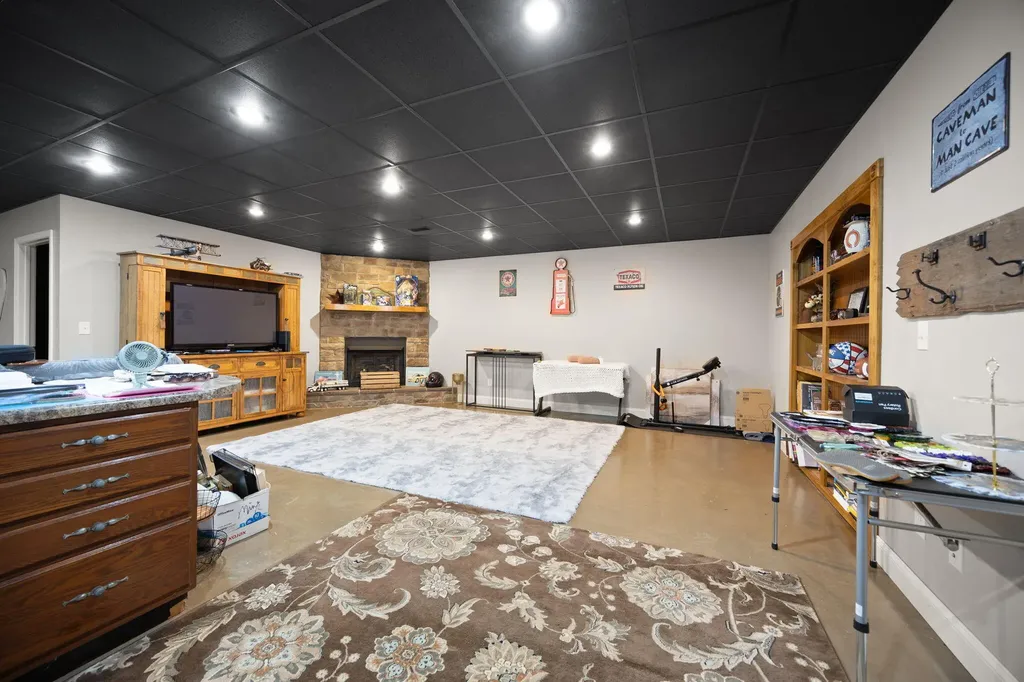 176 Wetland Drive Jamestown KY 42629