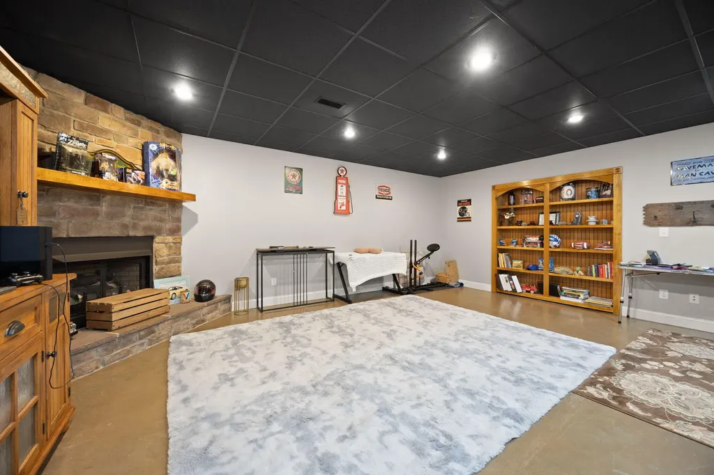 176 Wetland Drive Jamestown KY 42629