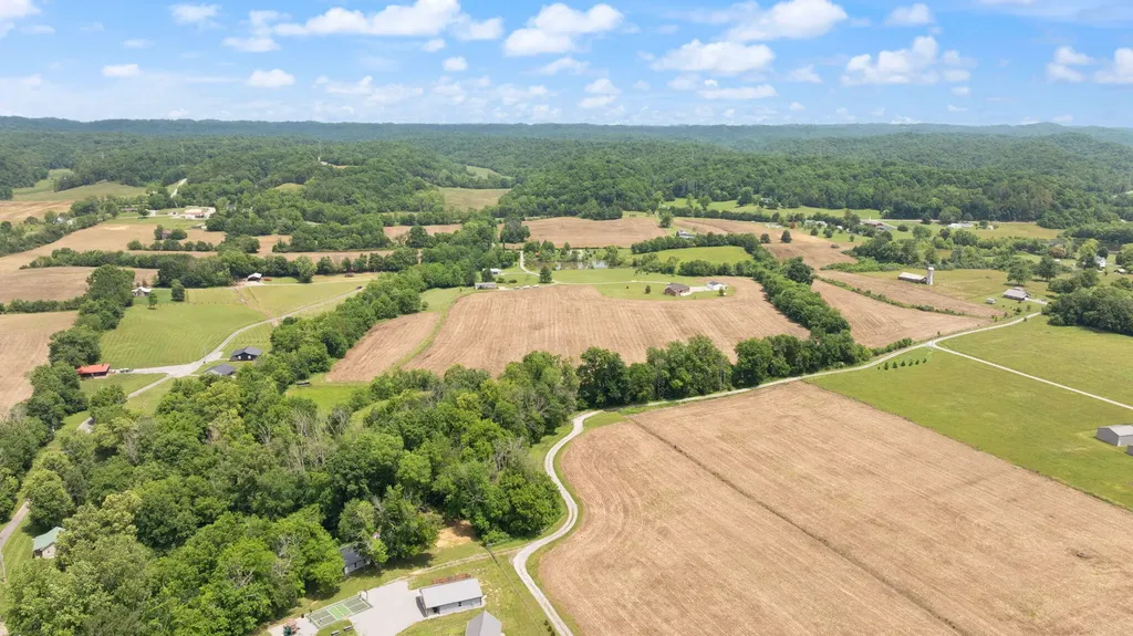 176 Wetland Drive Jamestown KY 42629