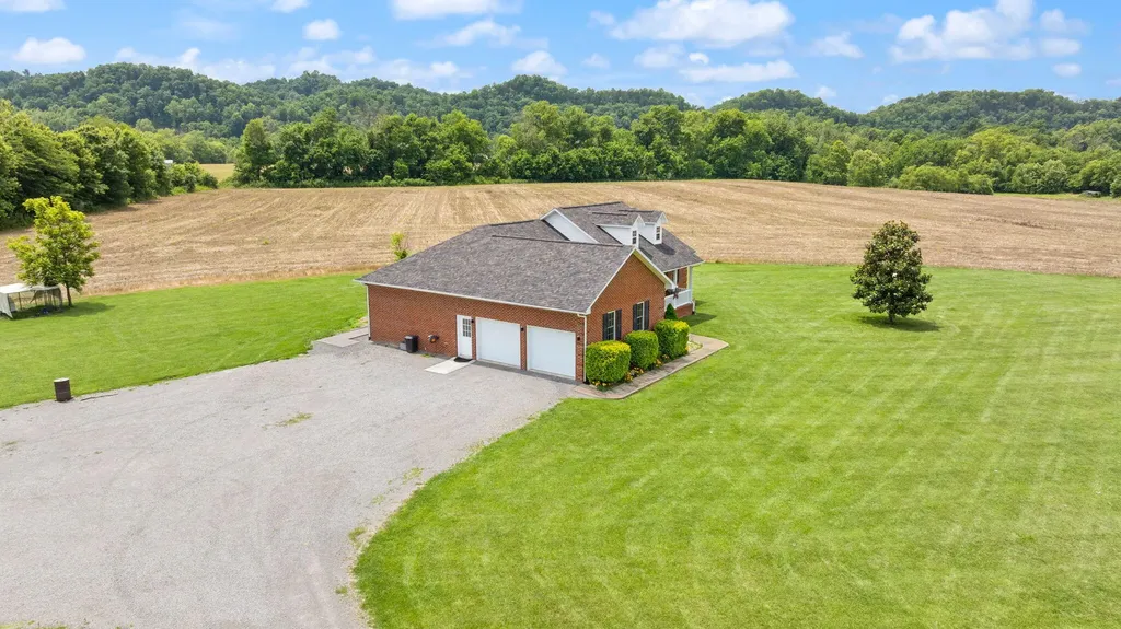 176 Wetland Drive Jamestown KY 42629