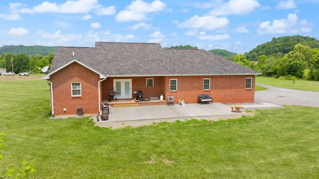 176 Wetland Drive Jamestown KY 42629