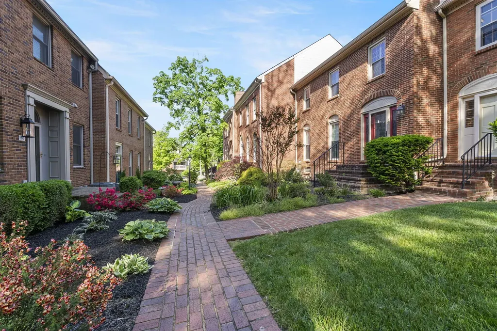 236 Chippendale Circle Lexington KY 40517