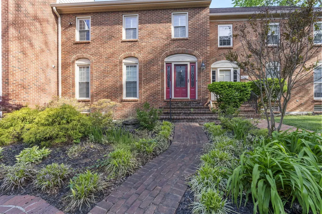 236 Chippendale Circle Lexington KY 40517