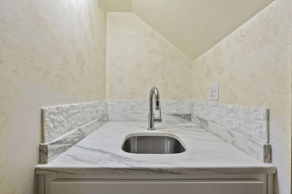 236 Chippendale Circle Lexington KY 40517