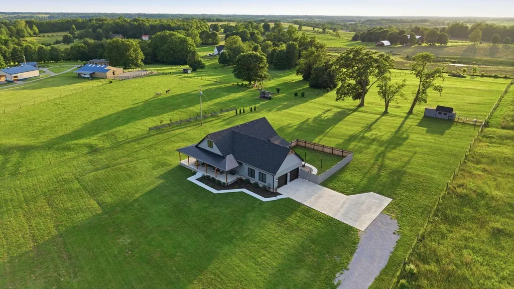 251 Galloway Road Stamping Ground KY 40379