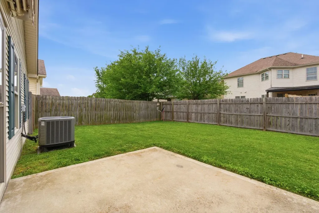 2545 Milsom Lane Lexington KY 40511