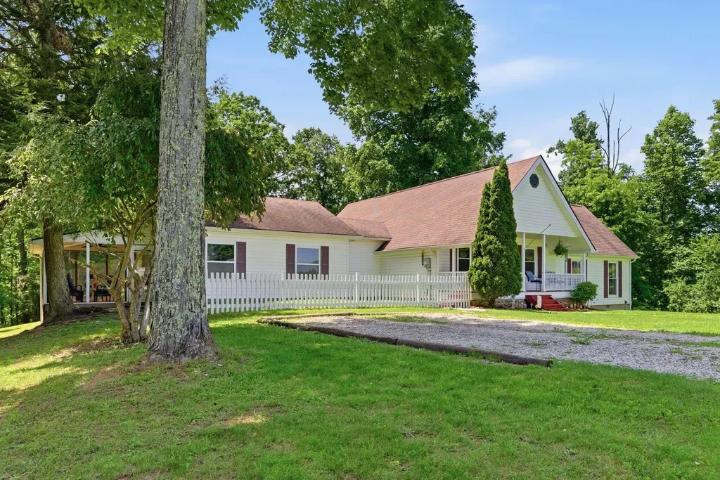 574 Powers Road Frenchburg KY 40322