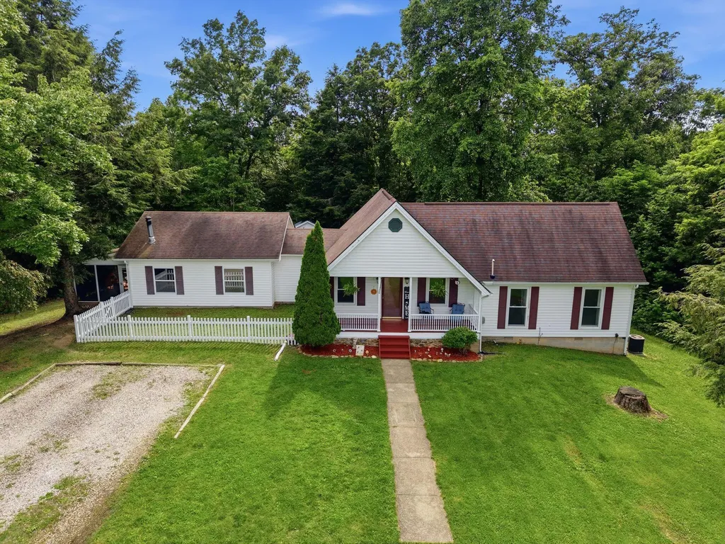 574 Powers Road Frenchburg KY 40322