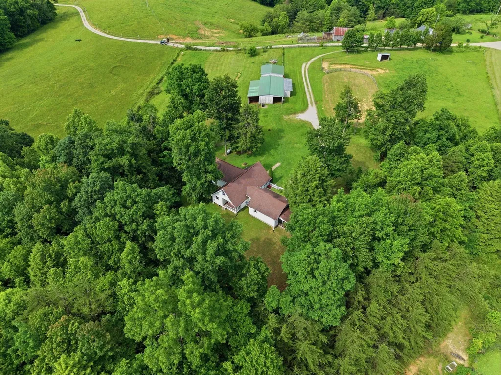 574 Powers Road Frenchburg KY 40322