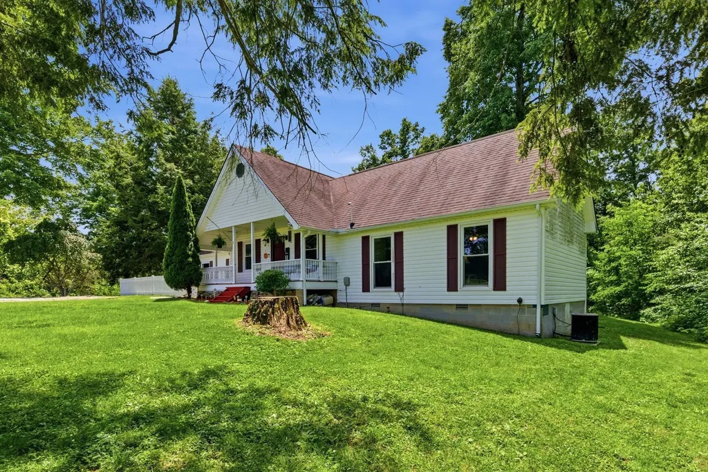 574 Powers Road Frenchburg KY 40322