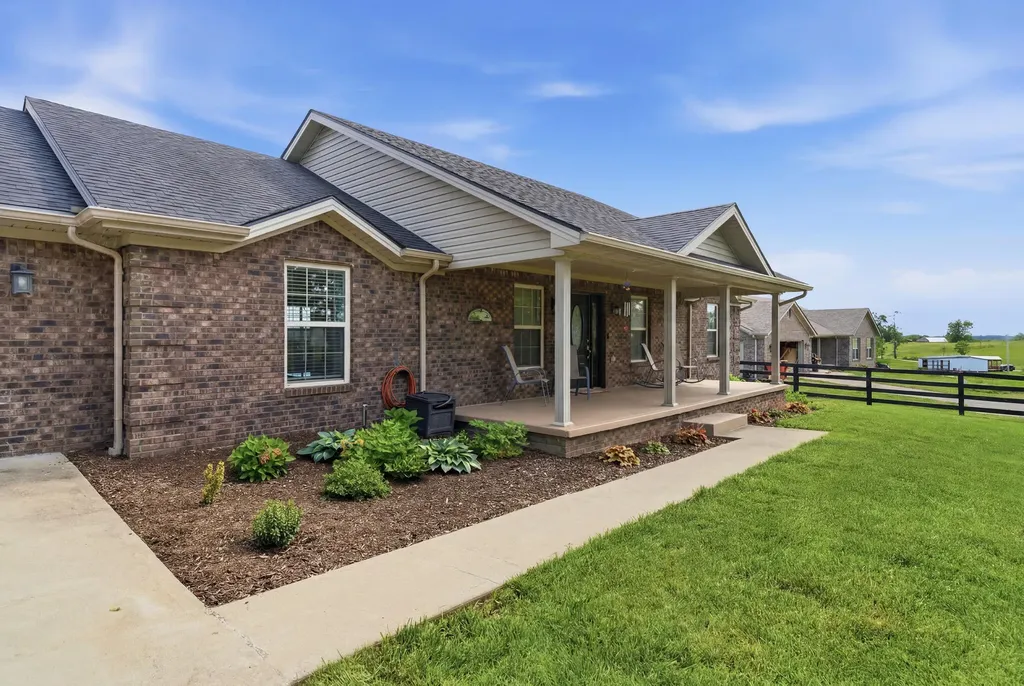 611 Menelaus Road Berea KY 40403