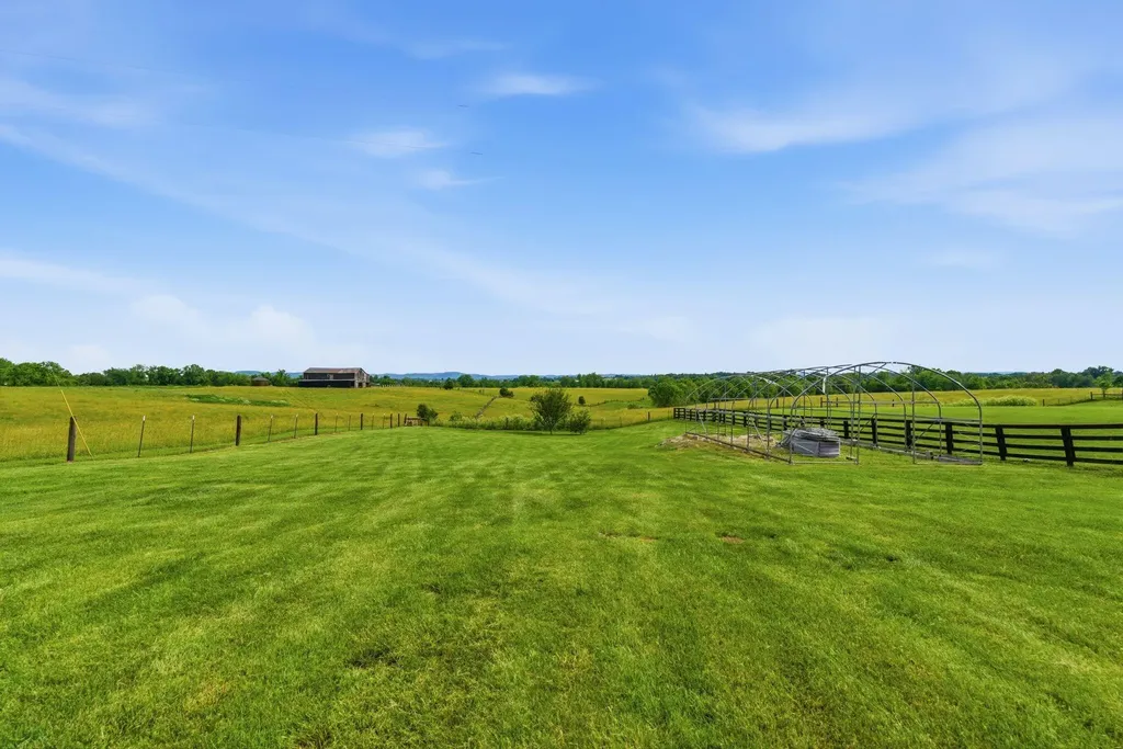 611 Menelaus Road Berea KY 40403