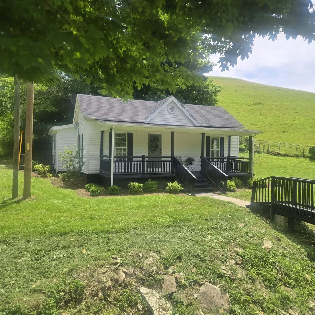 2424 Kirksville Road Lancaster KY 40444