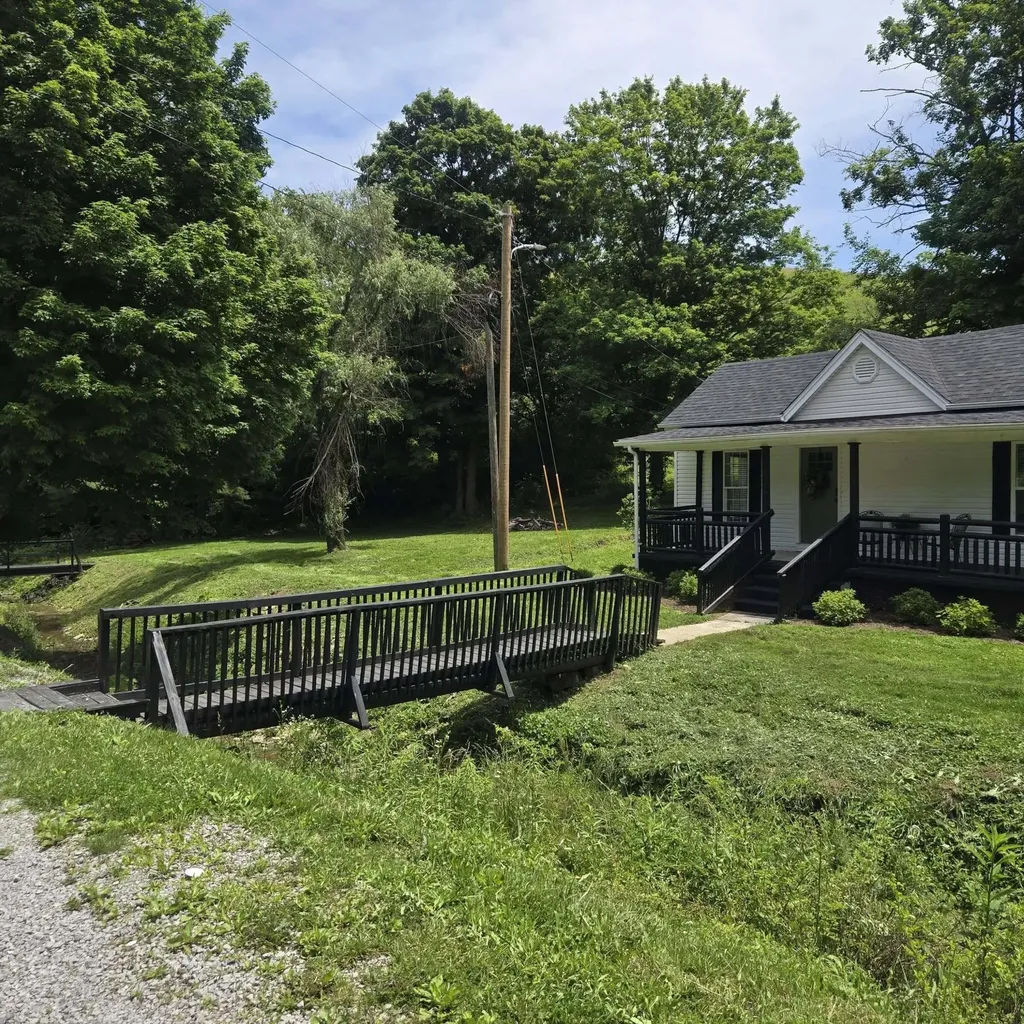 2424 Kirksville Road Lancaster KY 40444