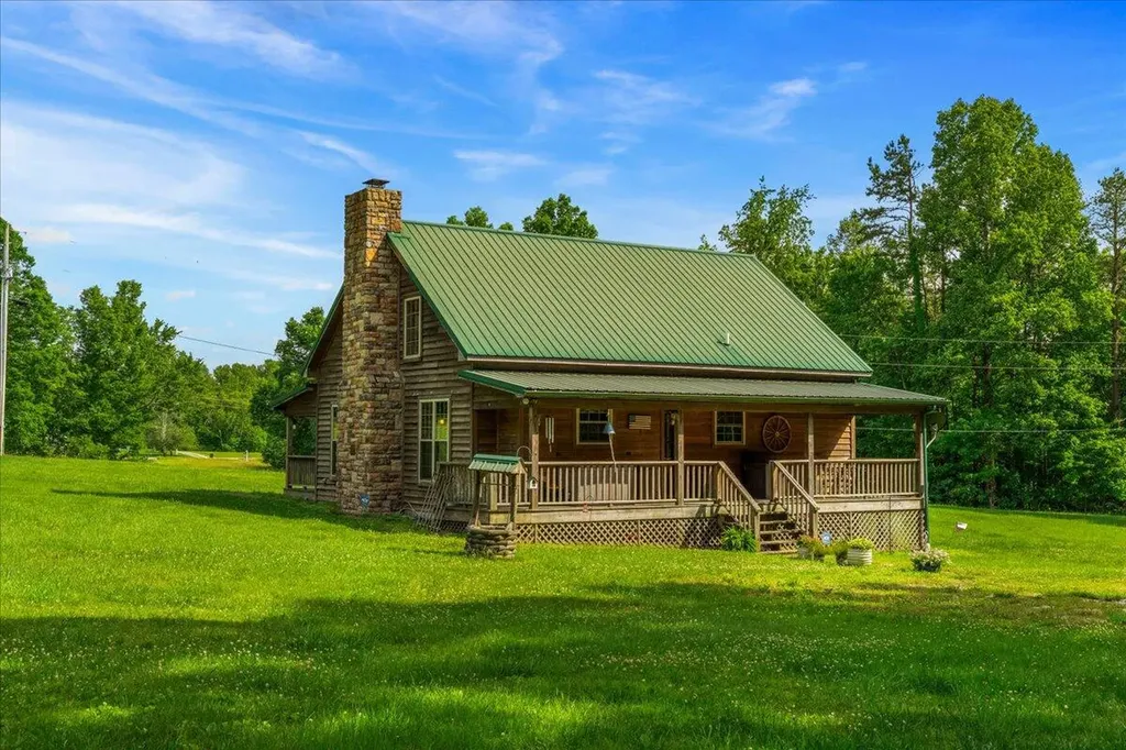 2065 Cobhill Road Irvine KY 40336
