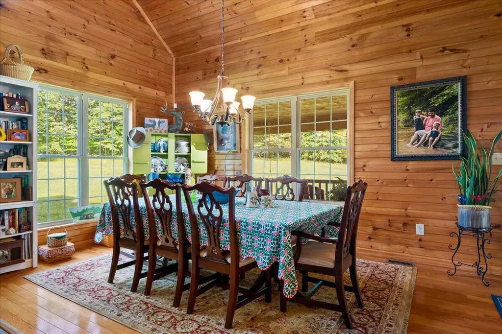 2065 Cobhill Road Irvine KY 40336