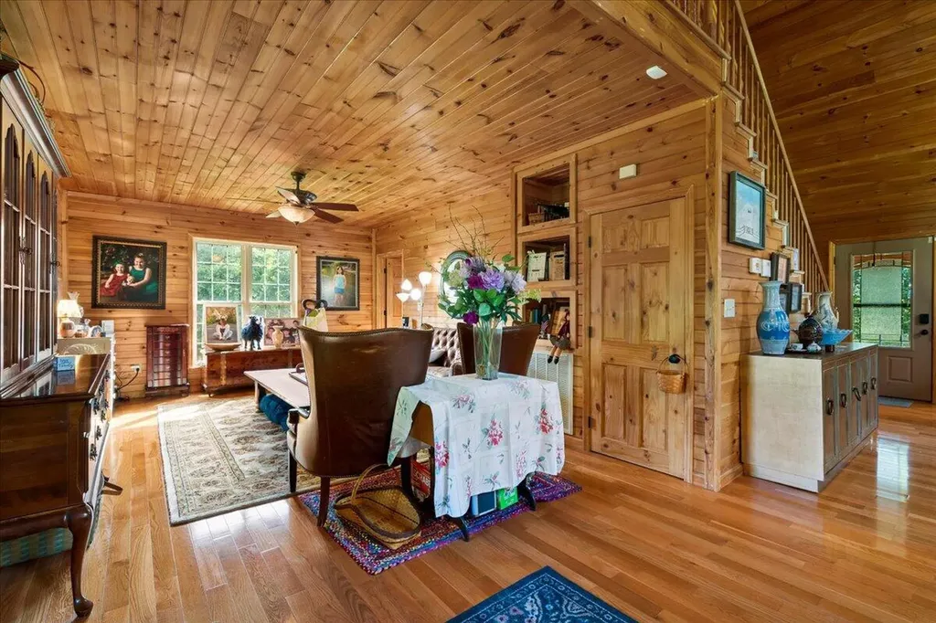 2065 Cobhill Road Irvine KY 40336