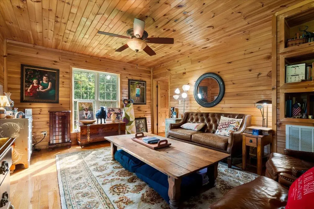 2065 Cobhill Road Irvine KY 40336