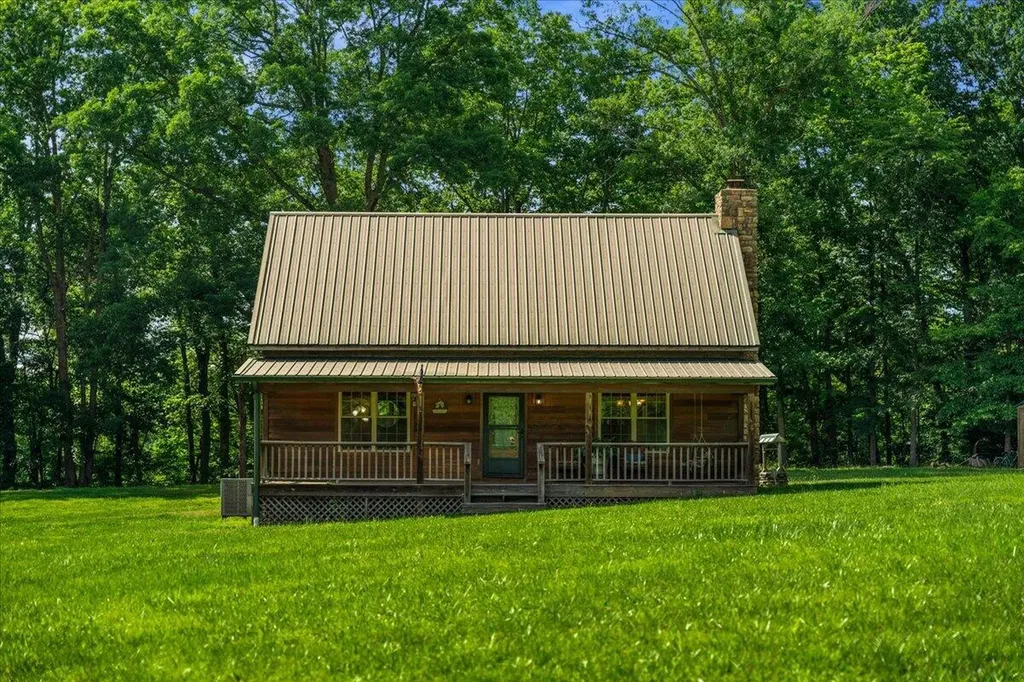 2065 Cobhill Road Irvine KY 40336