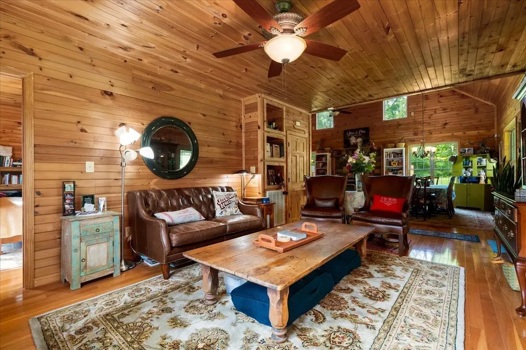 2065 Cobhill Road Irvine KY 40336