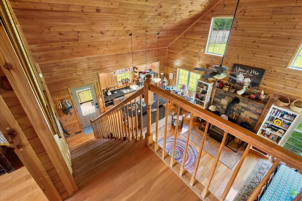 2065 Cobhill Road Irvine KY 40336