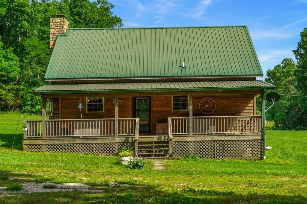 2065 Cobhill Road Irvine KY 40336
