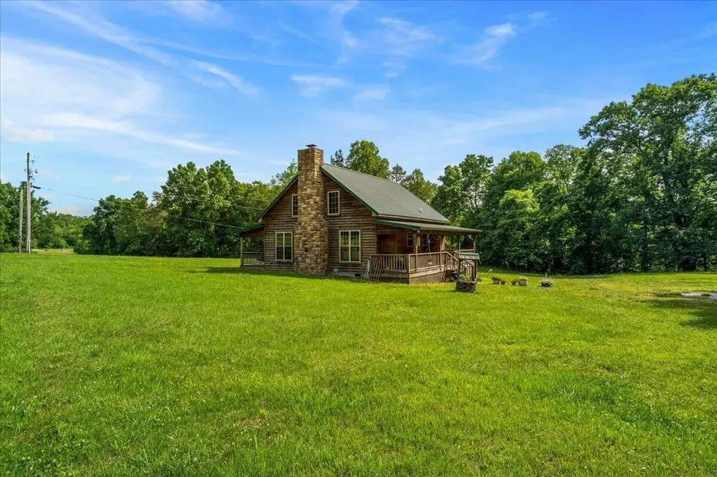 2065 Cobhill Road Irvine KY 40336