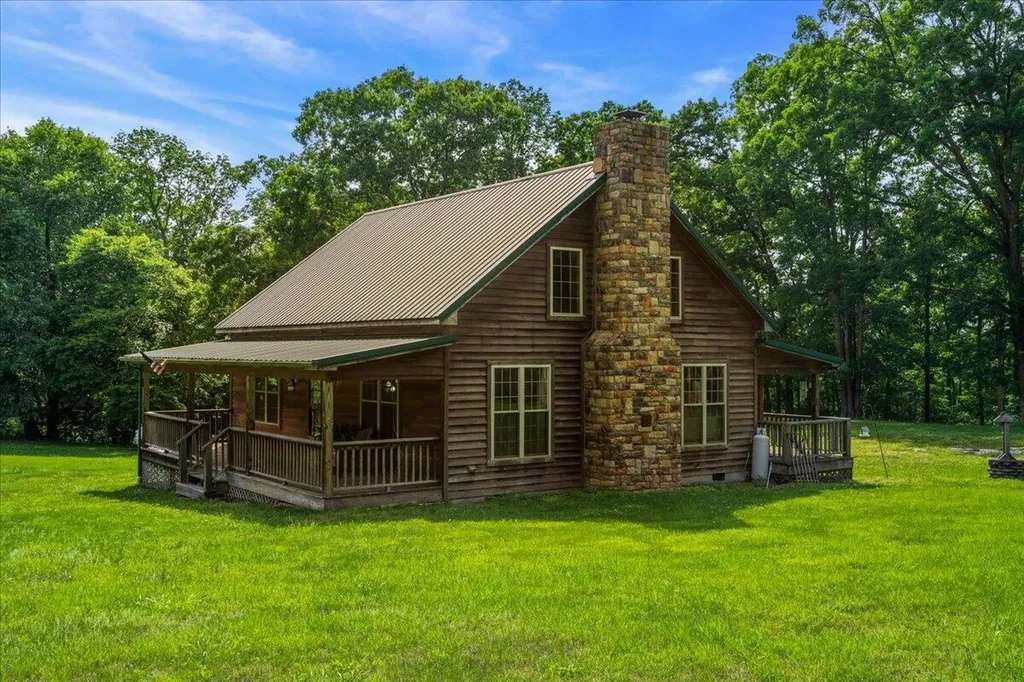 2065 Cobhill Road Irvine KY 40336