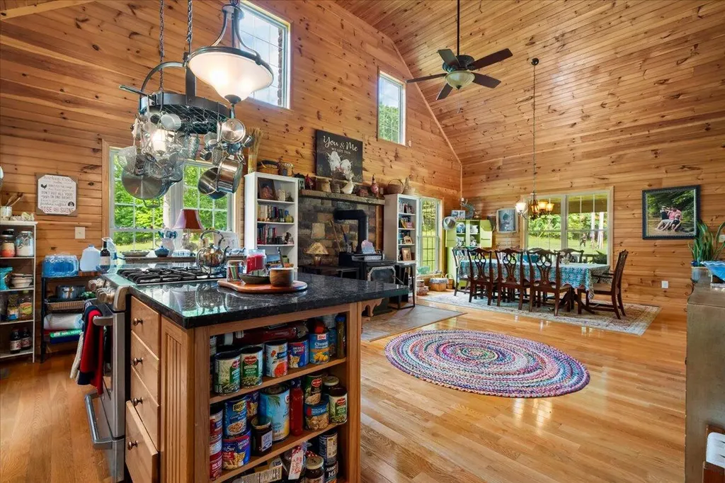 2065 Cobhill Road Irvine KY 40336